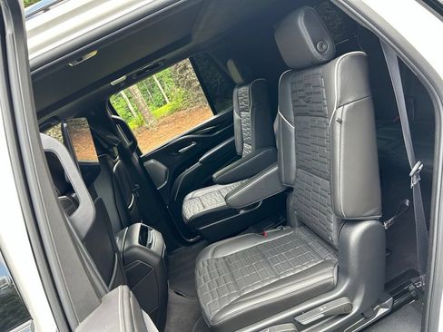Used 2024 Cadillac Escalade Sport Platinum w/ LPO, ONYX Package AWD/4WD image 44