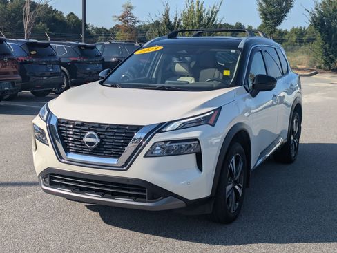 Certified 2023 Nissan Rogue SL w/ SL Premium Package FWD image 8