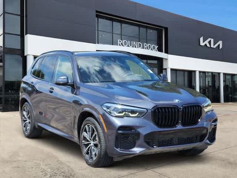 Used 2022 BMW X5 sDrive40i w/ M Sport Package RWD image 3