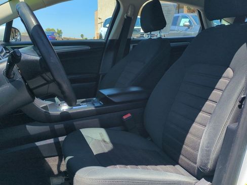 Used 2020 Ford Fusion SE FWD image 21