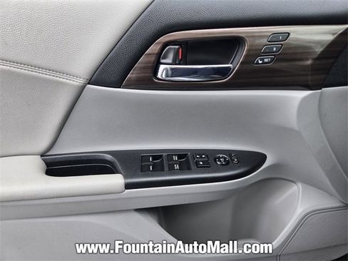 Used 2017 Honda Accord EX-L image 19