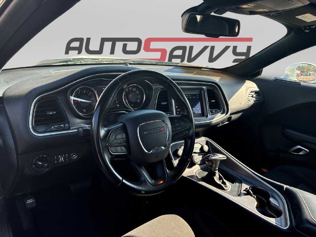 Used 2021 Dodge Challenger SXT w/ Driver Convenience Group RWD image 10