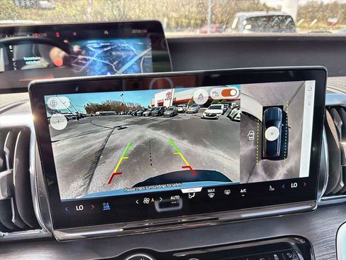 Used 2025 Ford Expedition Max Platinum image 17