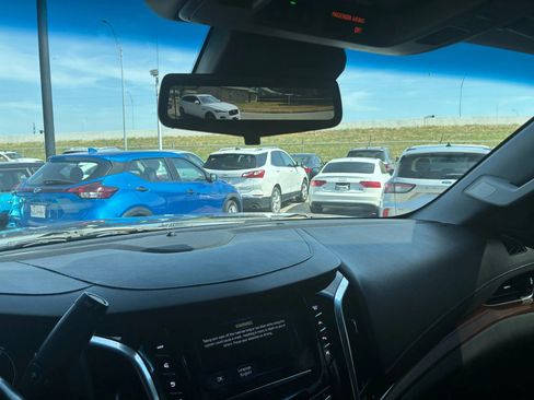 Used 2019 Cadillac Escalade ESV Premium Luxury w/ Escalade Sport Edition image 20