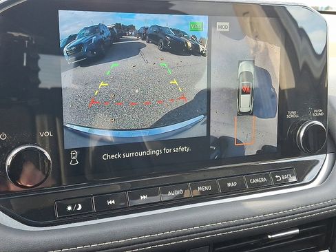 Used 2023 Nissan Rogue SL w/ SL Premium Package image 19