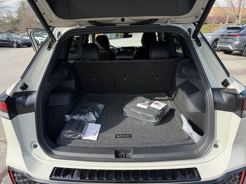 New 2026 Volkswagen Tiguan SE R-Line image 15