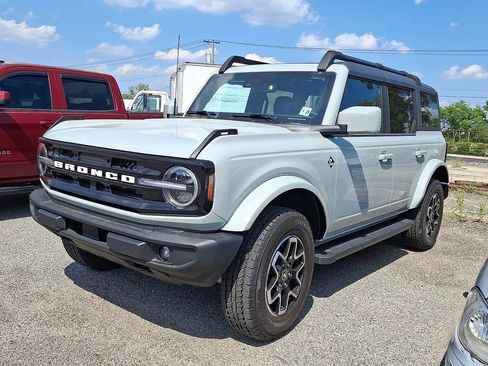 Used 2024 Ford Bronco Outer Banks AWD/4WD image 4