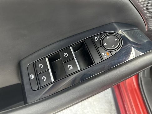 Used 2019 MAZDA MAZDA3 Hatchback w/ Premium Package image 18