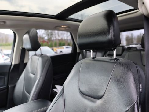 Used 2017 Ford Edge Titanium w/ Equipment Group 301A image 20