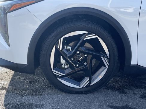 Certified 2025 Kia K4 EX image 31