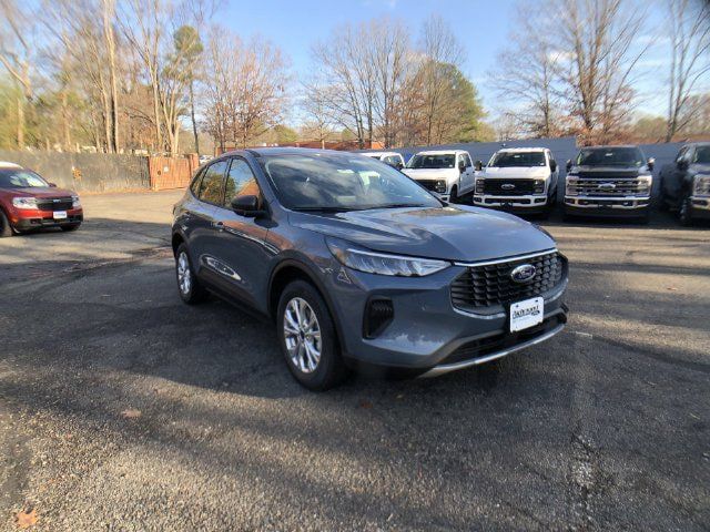 Used 2025 Ford Escape Active FWD image 1