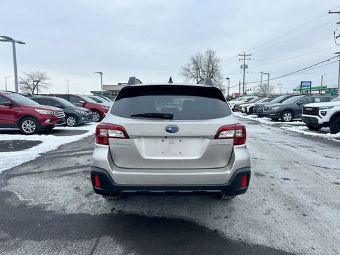 Used 2018 Subaru Outback 2.5i Limited image 12