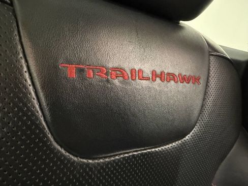 Used 2015 Jeep Cherokee Trailhawk w/ Comfort/Convenience Group image 31