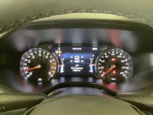 Used 2025 Jeep Compass Latitude w/ Altitude Special Edition AWD/4WD image 14