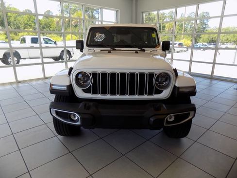 Certified 2025 Jeep Wrangler Unlimited Sahara w/ Safety Group AWD/4WD image 2