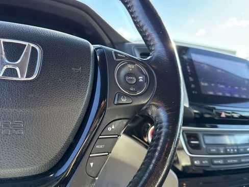 Used 2016 Honda Pilot Touring image 24