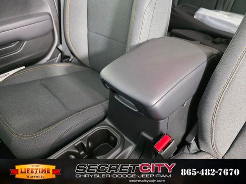 New 2025 Jeep Gladiator Sport image 26