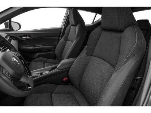 Used 2018 Toyota C-HR XLE FWD image 9