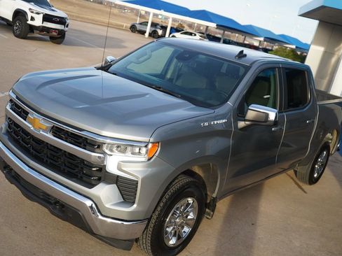 Used 2025 Chevrolet Silverado 1500 LT image 11