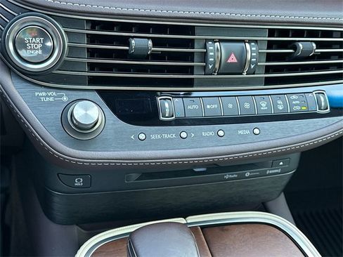 Used 2019 Lexus LS 500 500 Base image 32