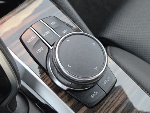 Used 2023 BMW 530e xDrive AWD/4WD image 32