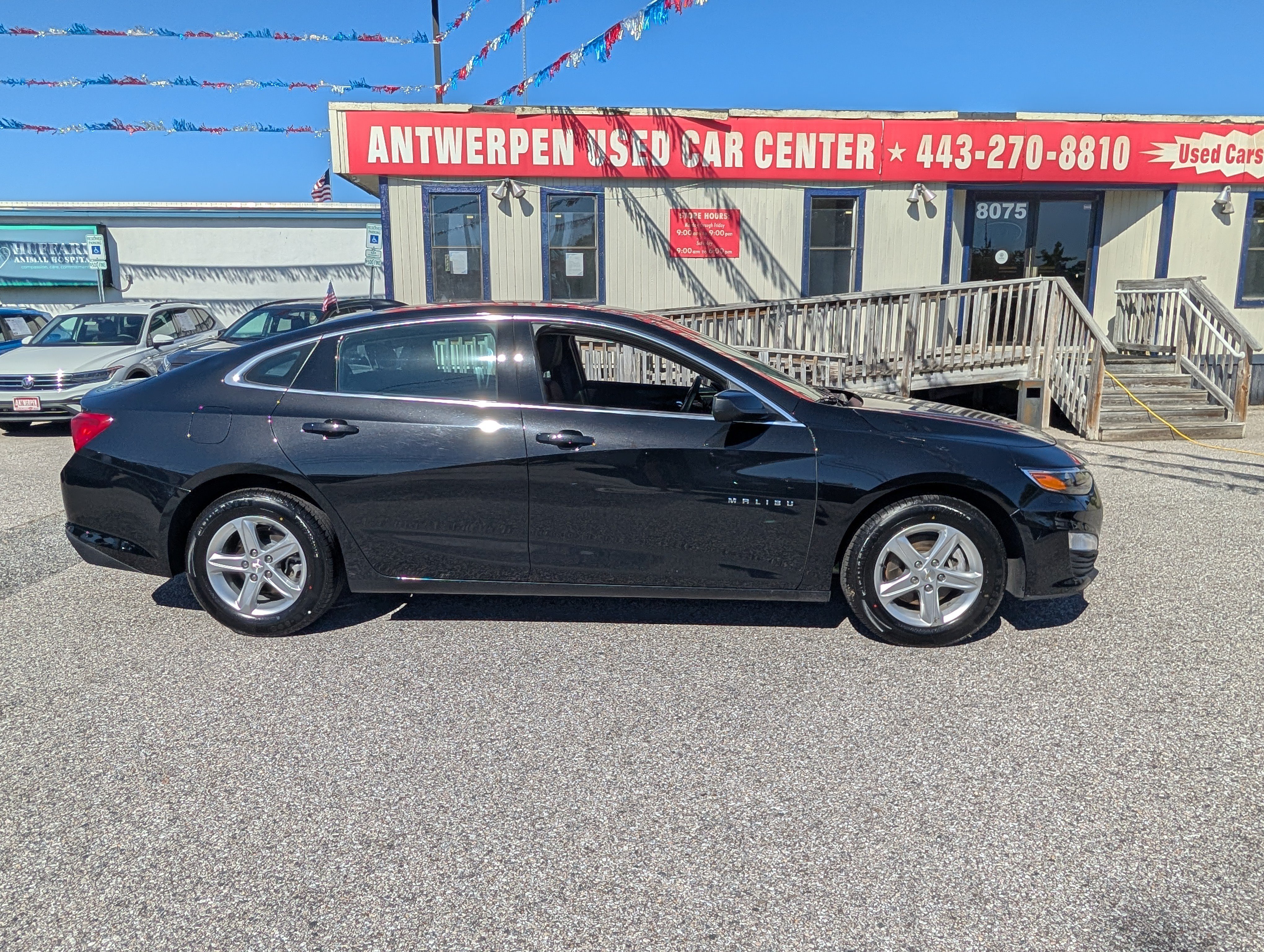 Used 2024 Chevrolet Malibu LT FWD image 2