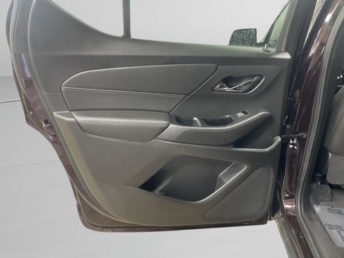 Used 2023 Chevrolet Traverse LT AWD/4WD image 10