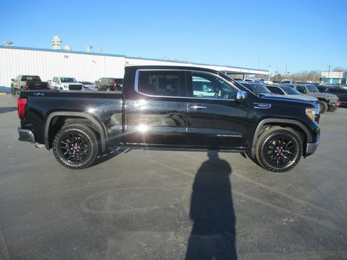 Certified 2022 GMC Sierra 1500 SLT image 4
