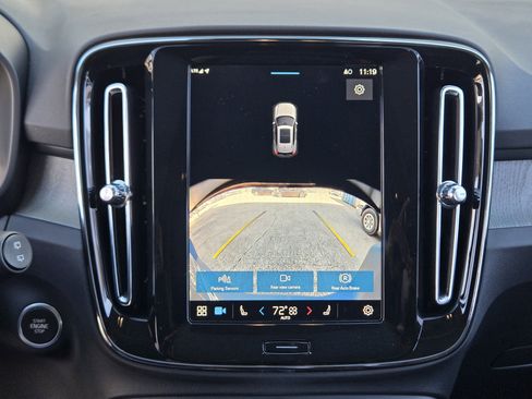 Used 2025 Volvo XC40 B5 Core w/ Protection Package Premier image 25