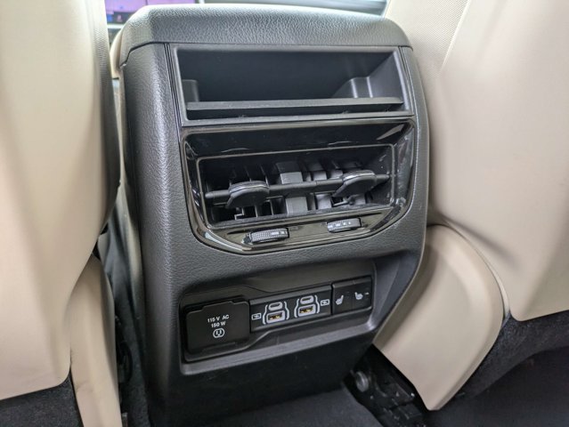 Certified 2025 Jeep Grand Cherokee Limited w/ Luxury Tech Group II AWD/4WD image 15