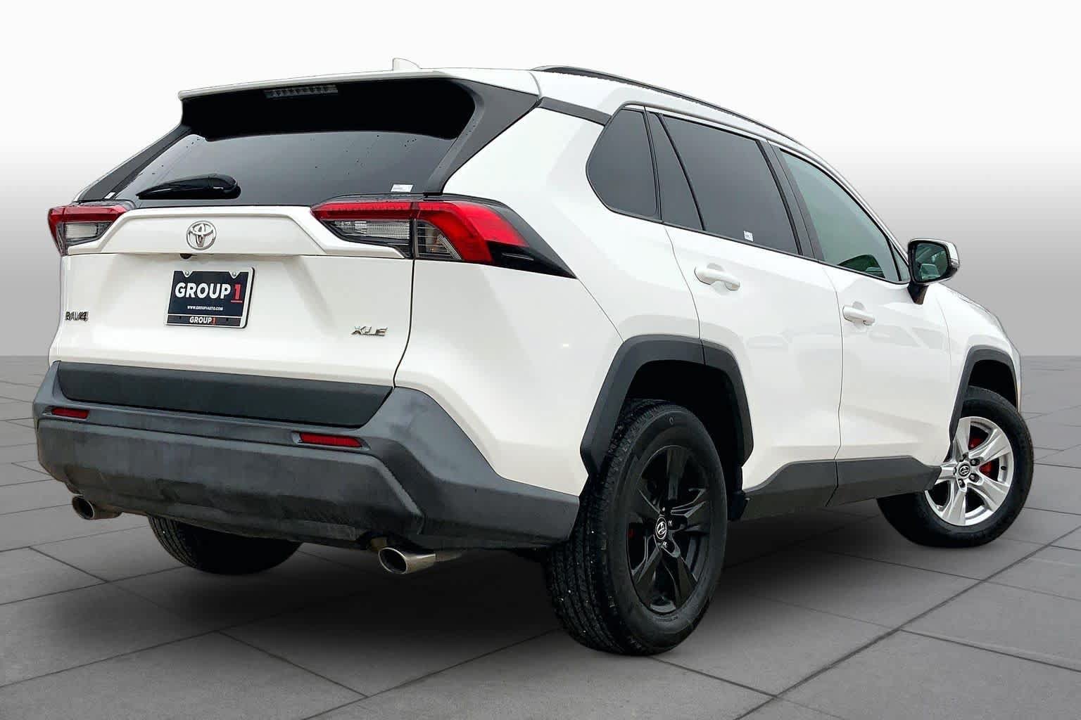 Used 2020 Toyota RAV4 XLE FWD image 13