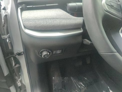 Used 2025 Jeep Compass Latitude AWD/4WD image 29