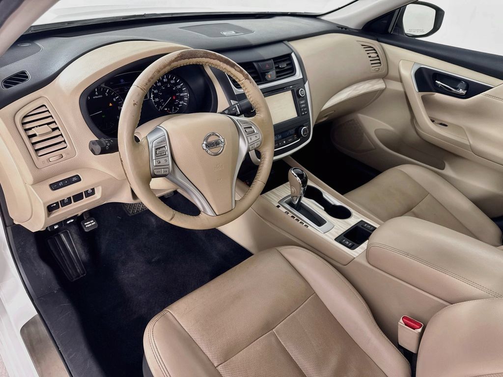 Used 2017 Nissan Altima 2.5 SL w/ 2.5 Technology Package FWD image 11