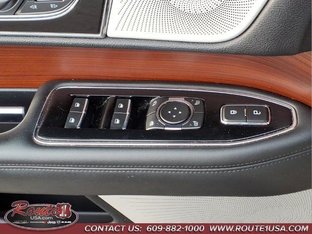 Used 2021 Lincoln Navigator L Reserve w/ Luxury Package AWD/4WD image 25