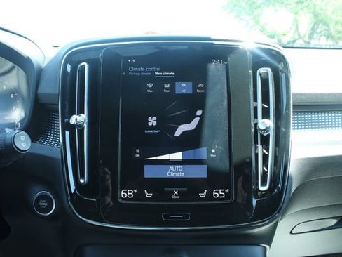 Used 2021 Volvo XC40 T5 R-Design w/ Advanced Package AWD/4WD image 21