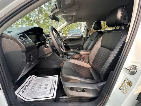 Used 2022 Volkswagen Tiguan SE AWD/4WD image 24