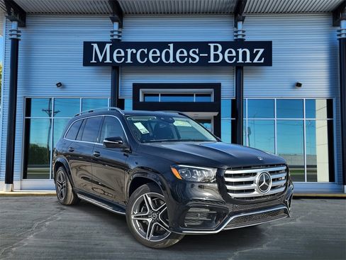 New 2026 Mercedes-Benz GLS 450 4MATIC image 1