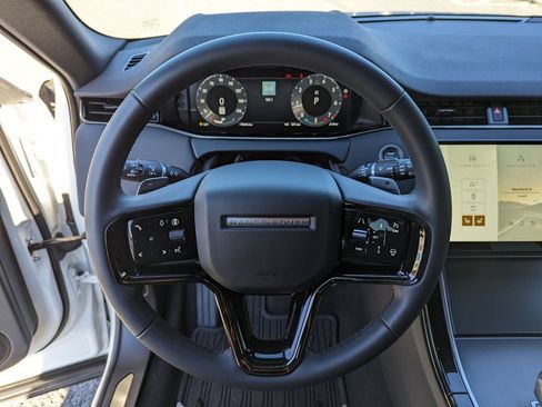 Used 2024 Land Rover Range Rover Evoque Dynamic SE AWD/4WD image 15