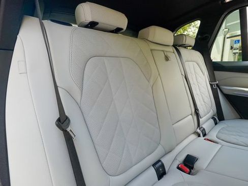 Used 2023 BMW X5 xDrive40i w/ Parking Assistance Package AWD/4WD image 92
