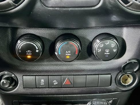 Used 2018 Jeep Wrangler Unlimited Sport S AWD/4WD image 21