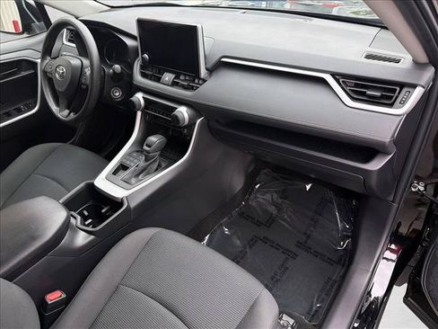Certified 2025 Toyota RAV4 LE AWD/4WD image 17