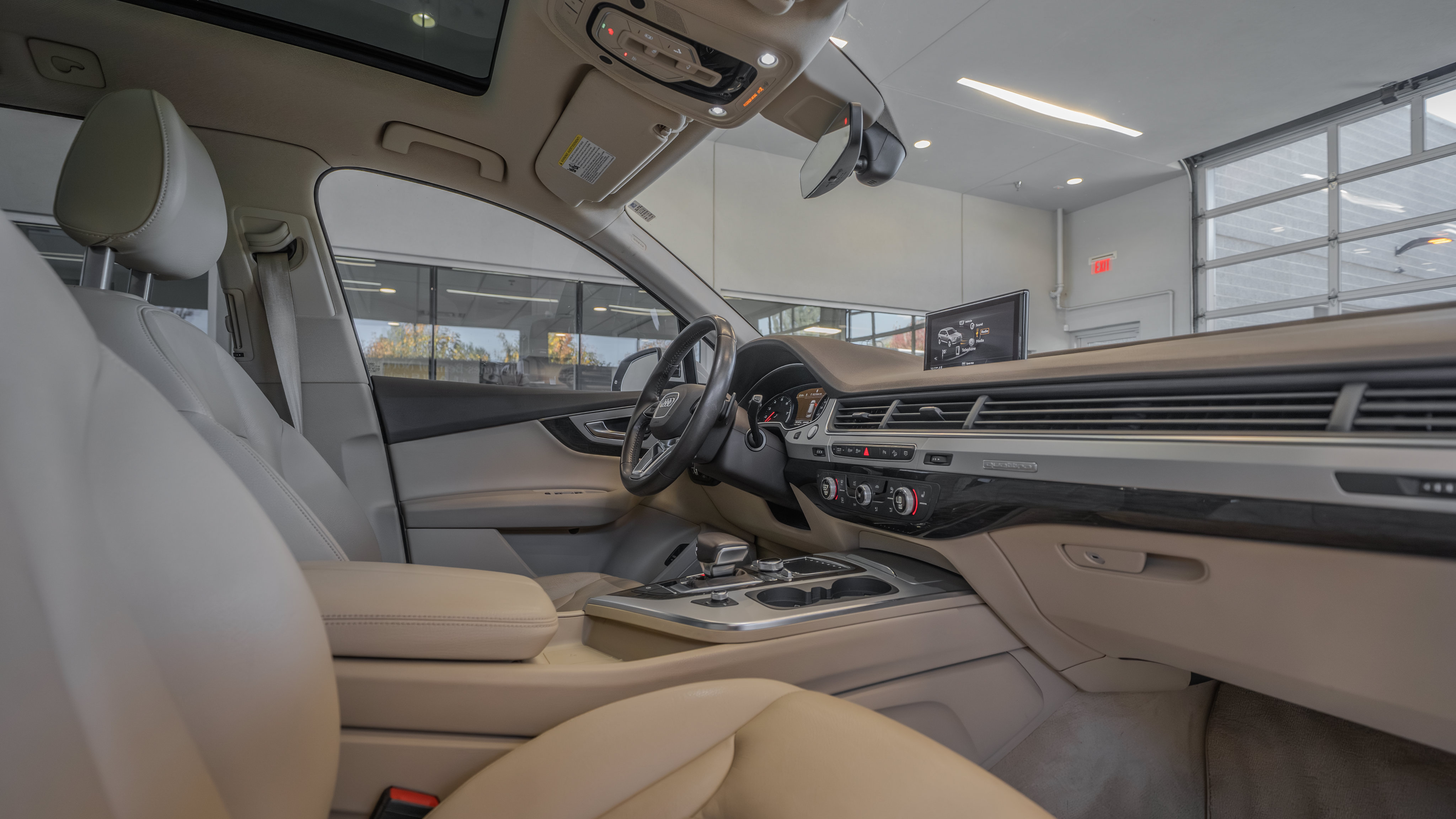 Used 2019 Audi Q7 2.0T Premium w/ Convenience Package AWD/4WD image 17