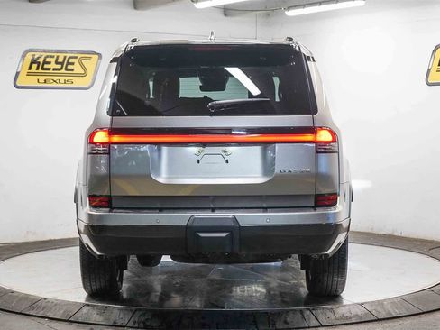 Certified 2024 Lexus GX 550 image 3