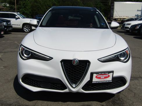 Used 2019 Alfa Romeo Stelvio Ti AWD/4WD image 2