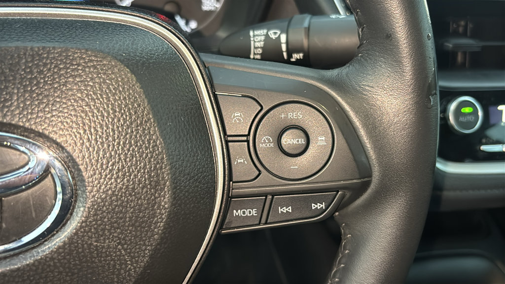 Used 2025 Toyota Corolla SE FWD image 18