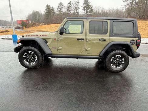 Used 2025 Jeep Wrangler Unlimited Rubicon image 4