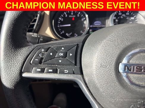 Used 2019 Nissan Rogue SL w/ Premium Package image 12