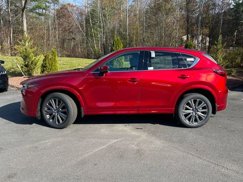 New 2025 MAZDA CX-5 Signature image 2