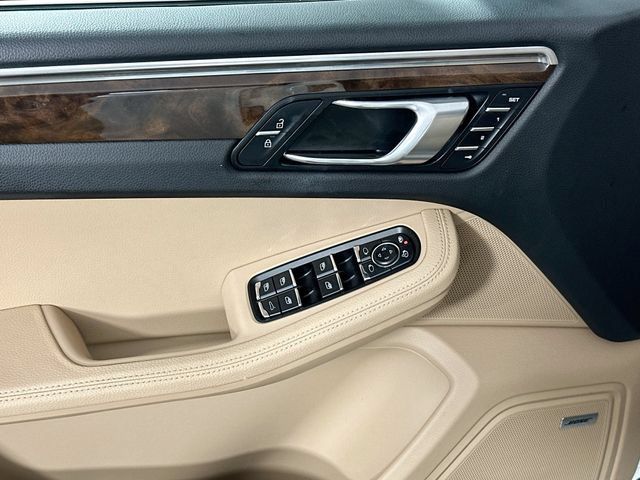 Used 2021 Porsche Macan S AWD/4WD image 24