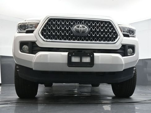 Used 2019 Toyota Tacoma TRD Sport image 30